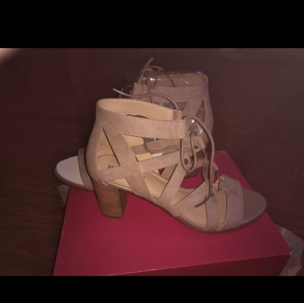 Naturalized  shoes